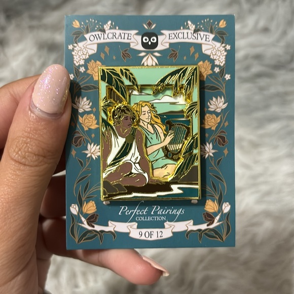 Owlcrate Perfect Parings Pin - Picture 2 of 3